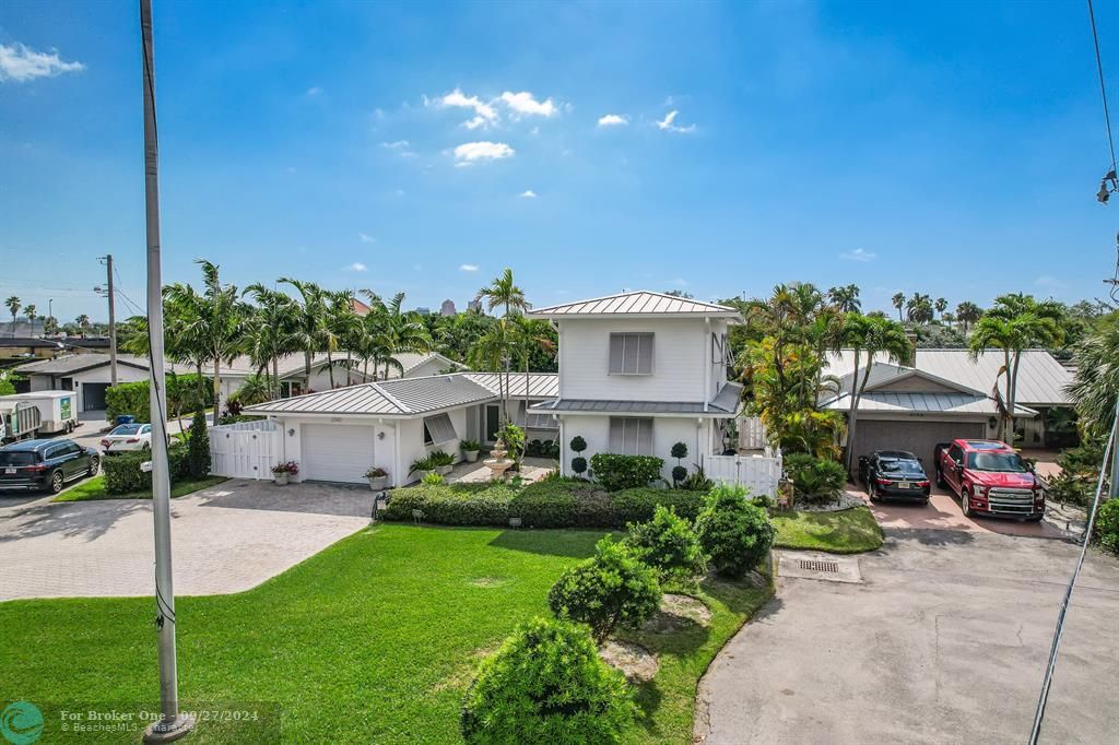 For Sale: $1,999,000 (2 beds, 2 baths, 1894 Square Feet)