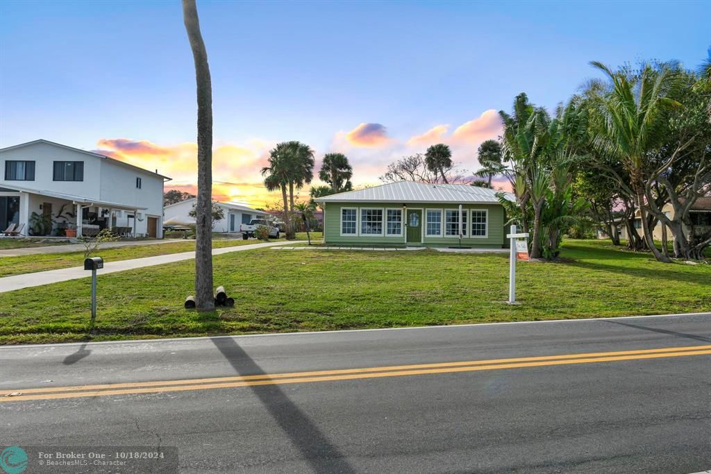 For Sale: $849,000 (3 beds, 2 baths, 2017 Square Feet)