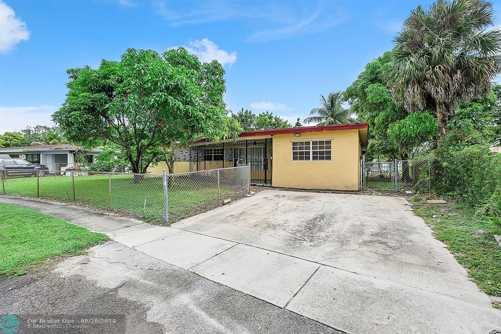 For Sale: $510,000 (4 beds, 3 baths, 1629 Square Feet)