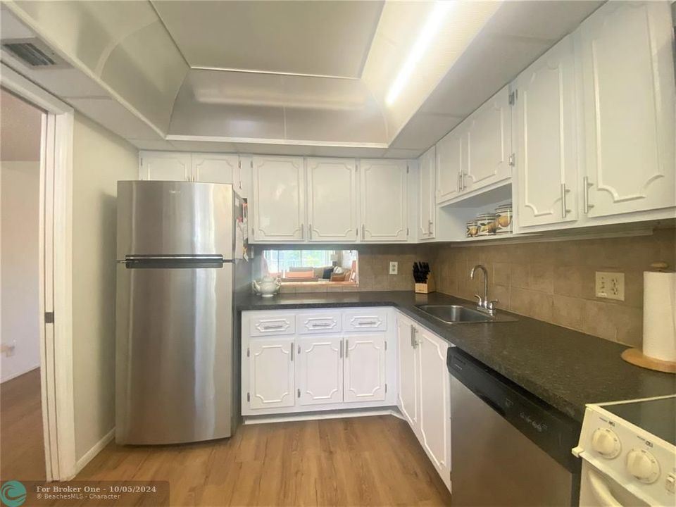 For Rent: $2,900 (2 beds, 2 baths, 1150 Square Feet)