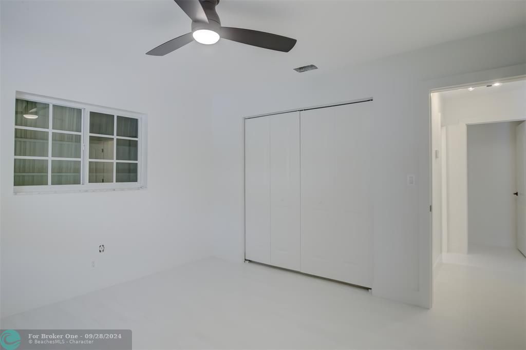 For Sale: $3,000 (2 beds, 2 baths, 2304 Square Feet)