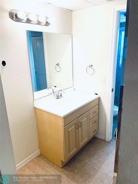 For Sale: $101,000 (1 beds, 1 baths, 710 Square Feet)