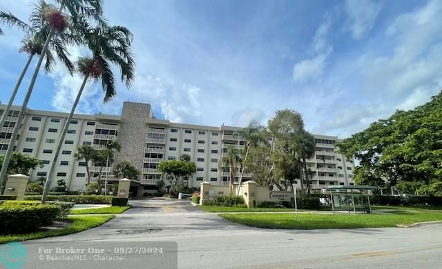 For Sale: $310,000 (3 beds, 2 baths, 1925 Square Feet)