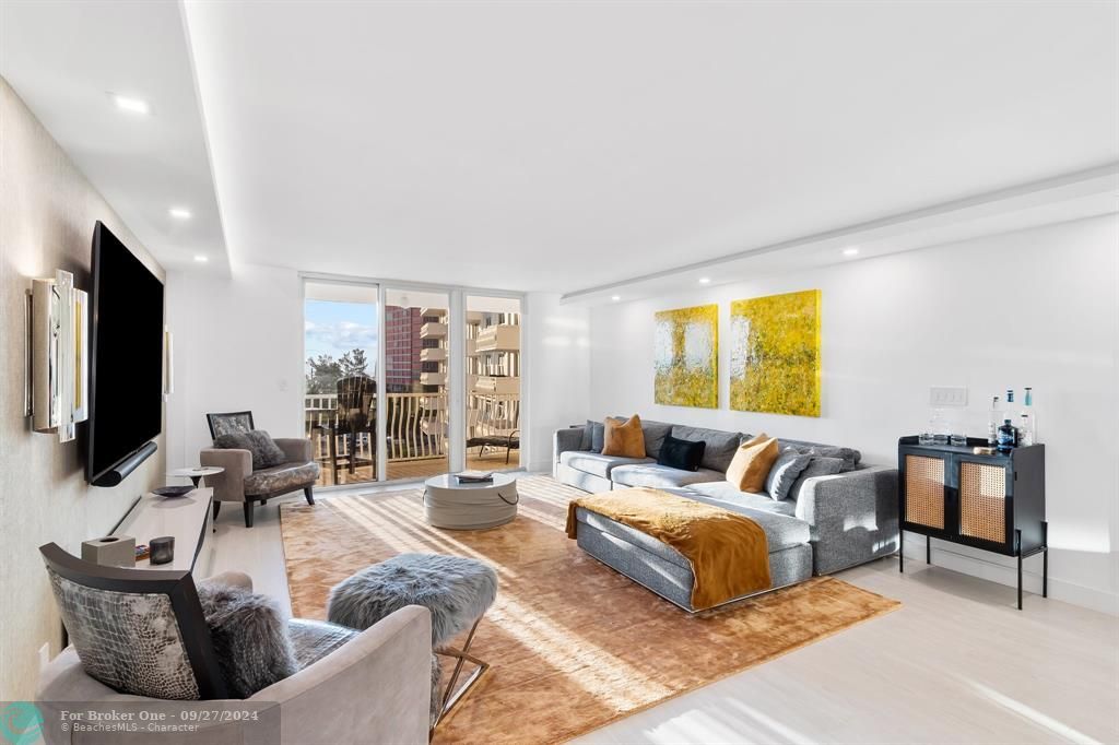 For Sale: $1,075,000 (2 beds, 2 baths, 1500 Square Feet)