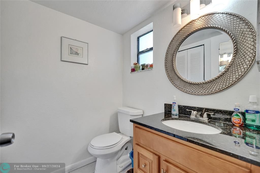 For Sale: $145,000 (1 beds, 1 baths, 862 Square Feet)