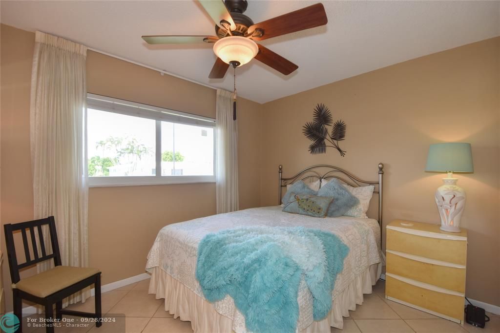 For Sale: $157,500 (2 beds, 2 baths, 860 Square Feet)