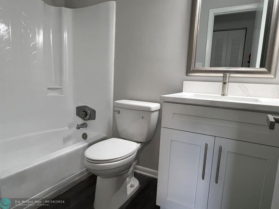 For Sale: $195,500 (2 beds, 2 baths, 775 Square Feet)