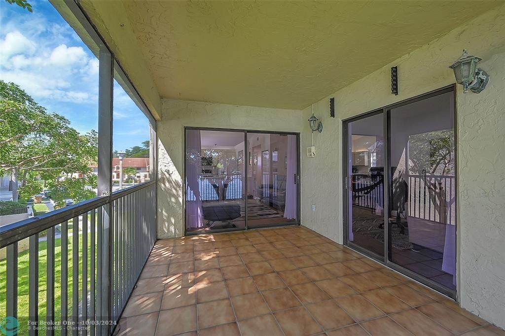 For Sale: $339,000 (2 beds, 2 baths, 1300 Square Feet)