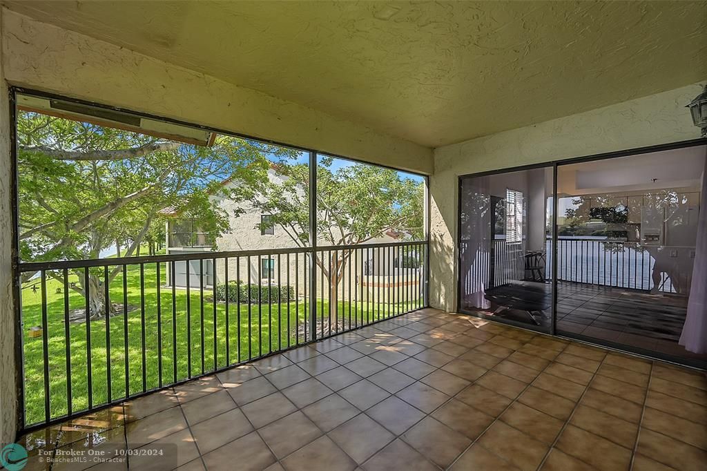 For Sale: $339,000 (2 beds, 2 baths, 1300 Square Feet)