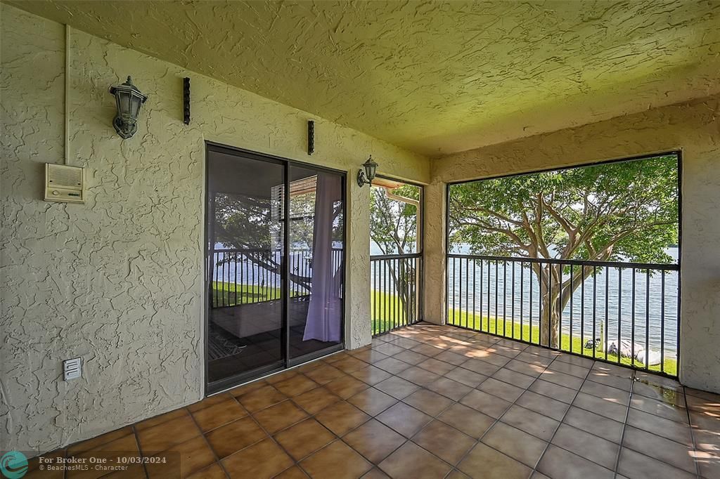 For Sale: $339,000 (2 beds, 2 baths, 1300 Square Feet)