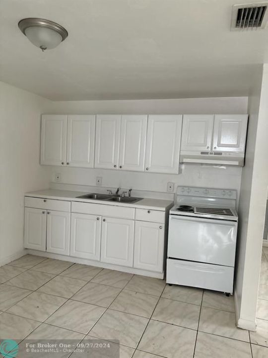 For Rent: $2,295 (2 beds, 1 baths, 1250 Square Feet)