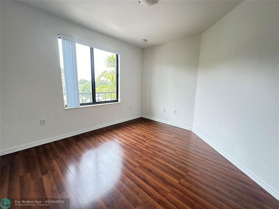 For Rent: $3,100 (3 beds, 2 baths, 1615 Square Feet)