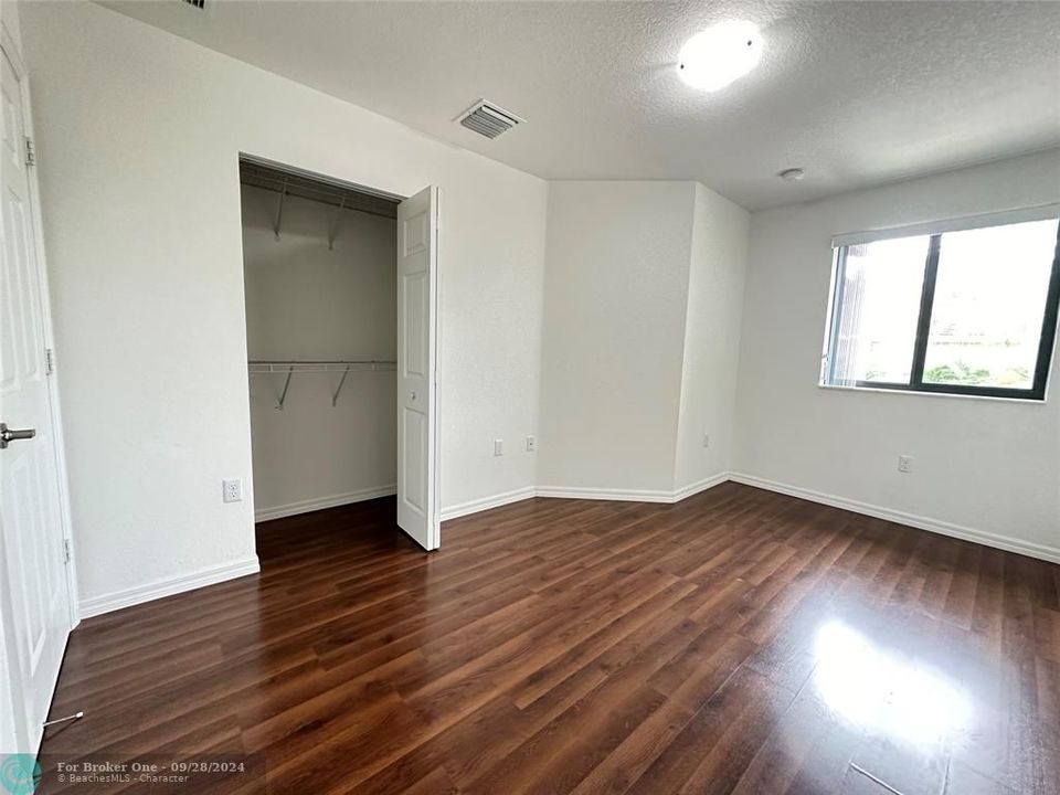 For Rent: $3,100 (3 beds, 2 baths, 1615 Square Feet)