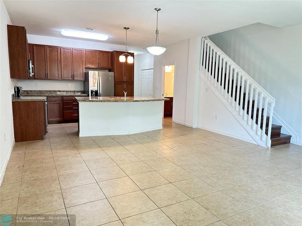 For Rent: $3,100 (3 beds, 2 baths, 1615 Square Feet)