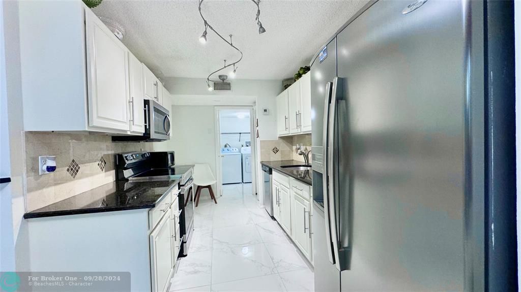 For Rent: $3,000 (3 beds, 2 baths, 1241 Square Feet)