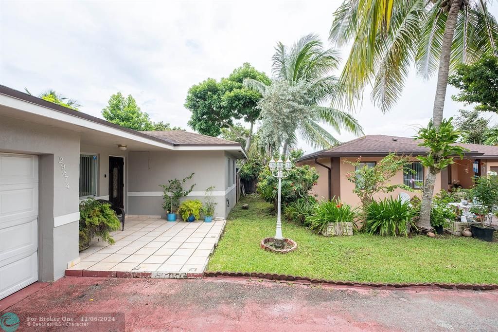 For Sale: $460,000 (4 beds, 2 baths, 1283 Square Feet)