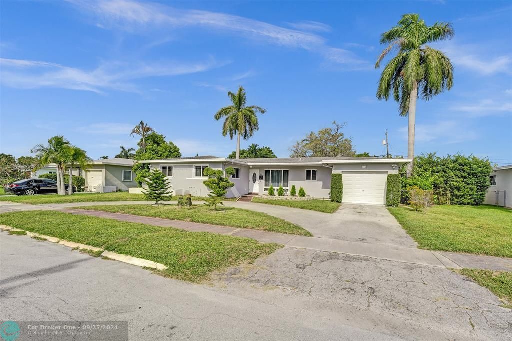 For Sale: $645,000 (3 beds, 2 baths, 1608 Square Feet)