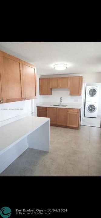 For Rent: $3,200 (3 beds, 2 baths, 1495 Square Feet)