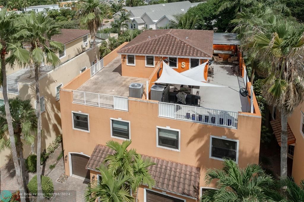 En Venta: $875,000 (4 camas, 3 baños, 2201 Pies cuadrados)