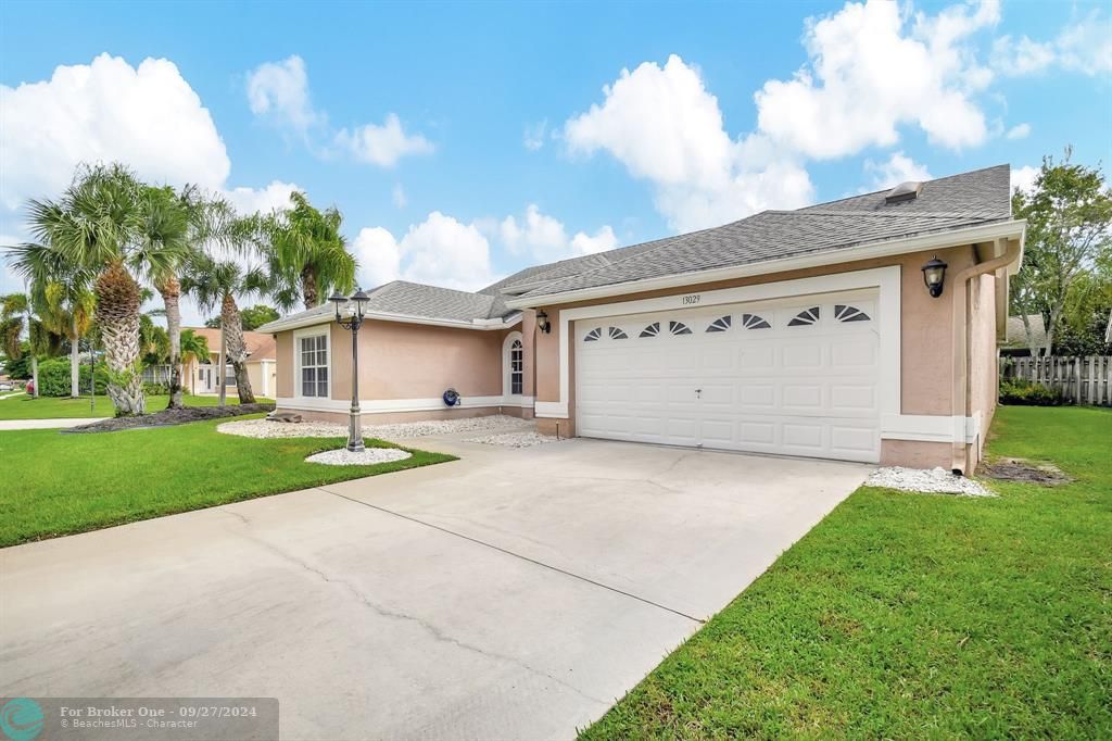 For Sale: $639,000 (3 beds, 2 baths, 2038 Square Feet)