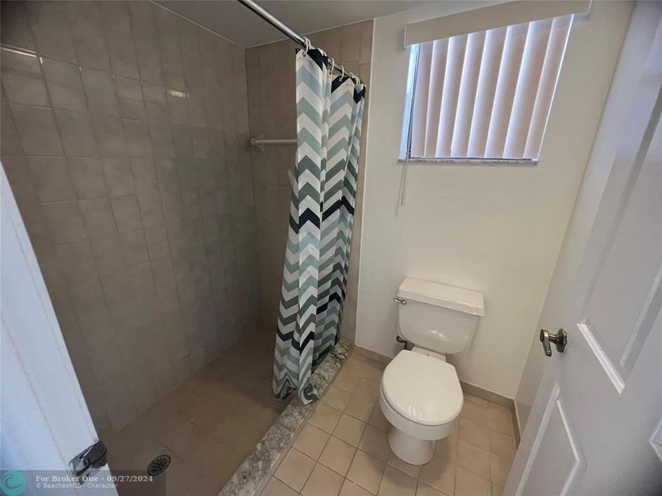 For Rent: $2,300 (2 beds, 2 baths, 1000 Square Feet)