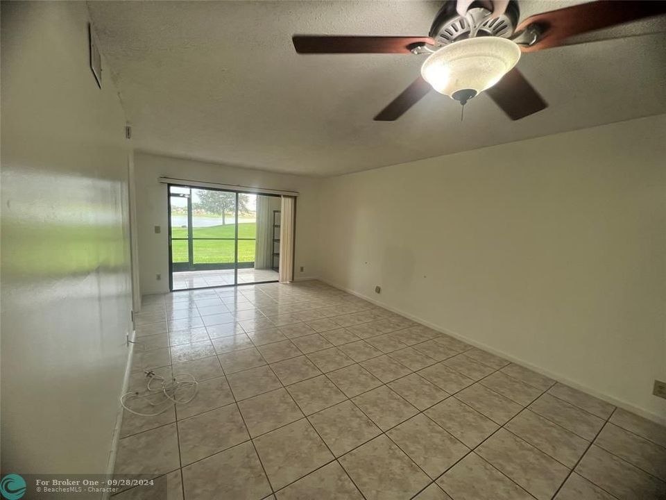 For Rent: $2,300 (2 beds, 2 baths, 1000 Square Feet)