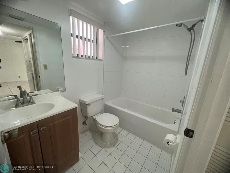 For Rent: $2,300 (2 beds, 2 baths, 1000 Square Feet)