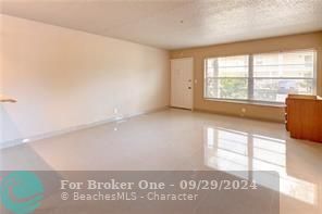 For Rent: $1,900 (2 beds, 2 baths, 737 Square Feet)