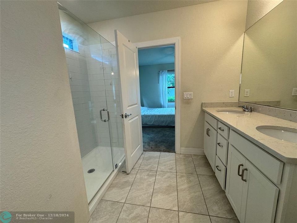 For Rent: $4,000 (3 beds, 2 baths, 1647 Square Feet)