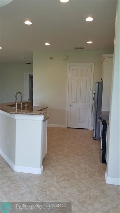 For Rent: $3,750 (3 beds, 2 baths, 1524 Square Feet)