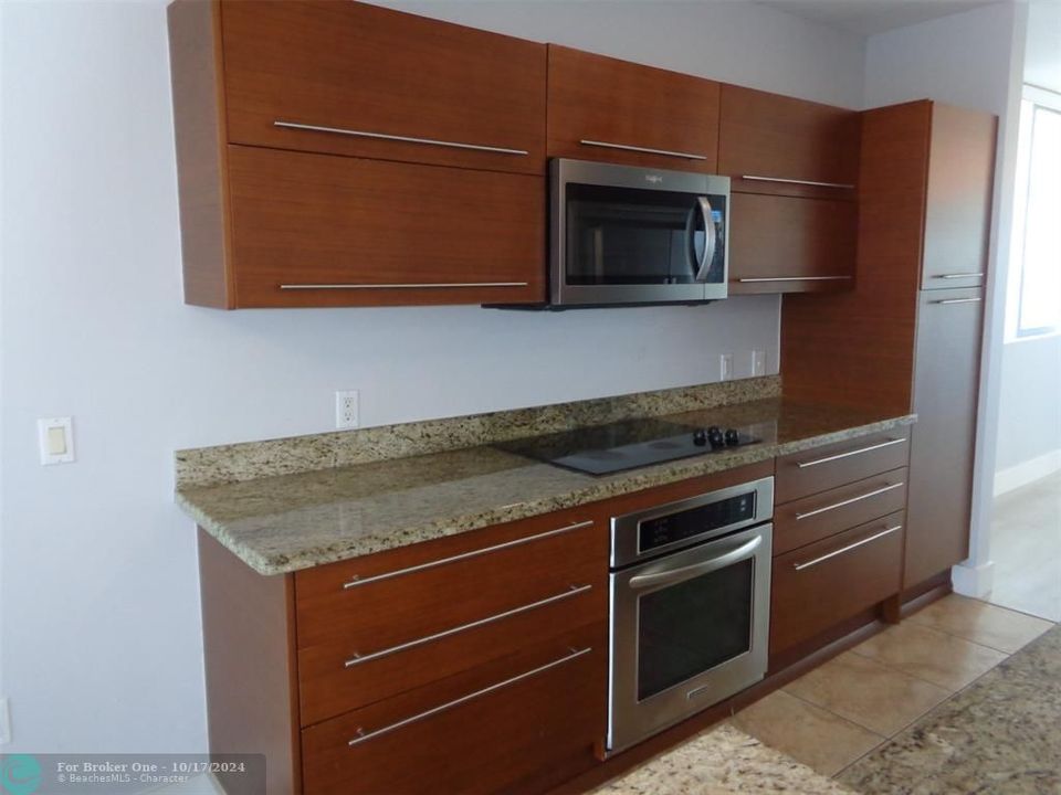 В аренду: $3,500 (3 спален, 3 ванн, 1700 Квадратных фут)