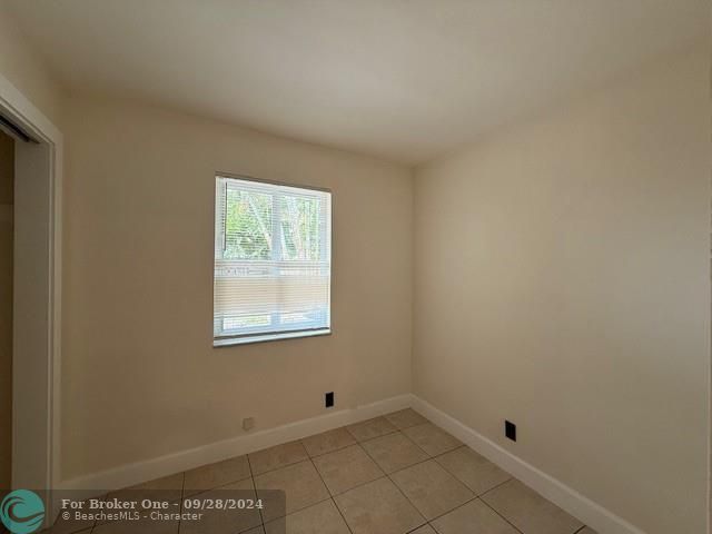 For Sale: $2,495 (1 beds, 1 baths, 1023 Square Feet)