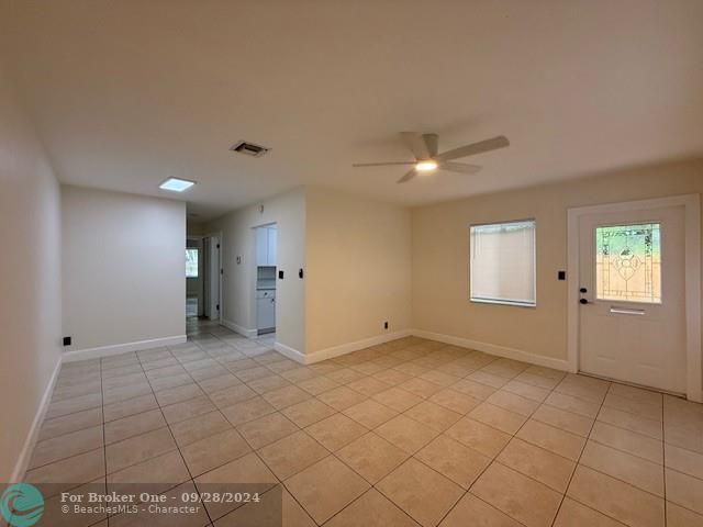 For Sale: $2,495 (1 beds, 1 baths, 1023 Square Feet)