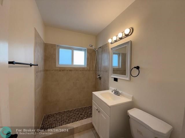 For Sale: $2,495 (1 beds, 1 baths, 1023 Square Feet)