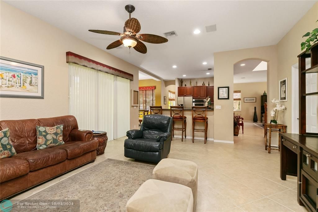 For Sale: $780,000 (5 beds, 3 baths, 3150 Square Feet)