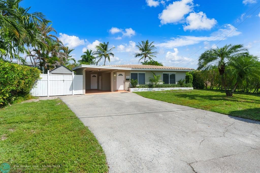 For Sale: $620,000 (3 beds, 2 baths, 1349 Square Feet)