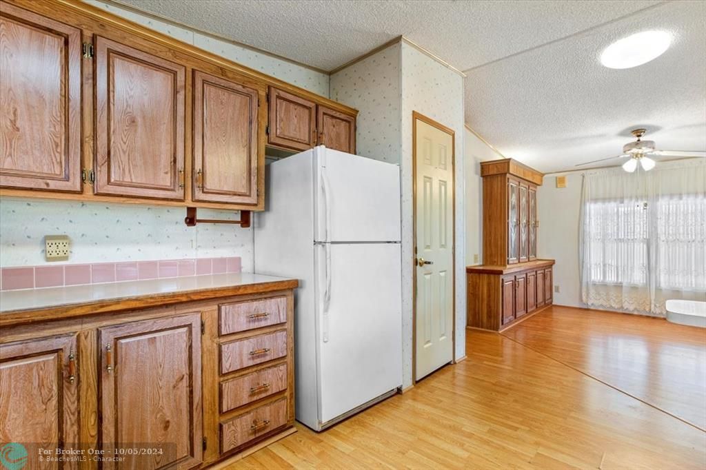 For Sale: $170,000 (2 beds, 2 baths, 1396 Square Feet)