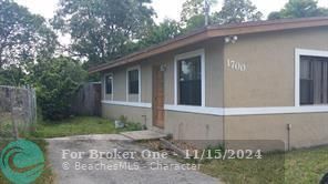 For Rent: $2,400 (3 beds, 1 baths, 912 Square Feet)