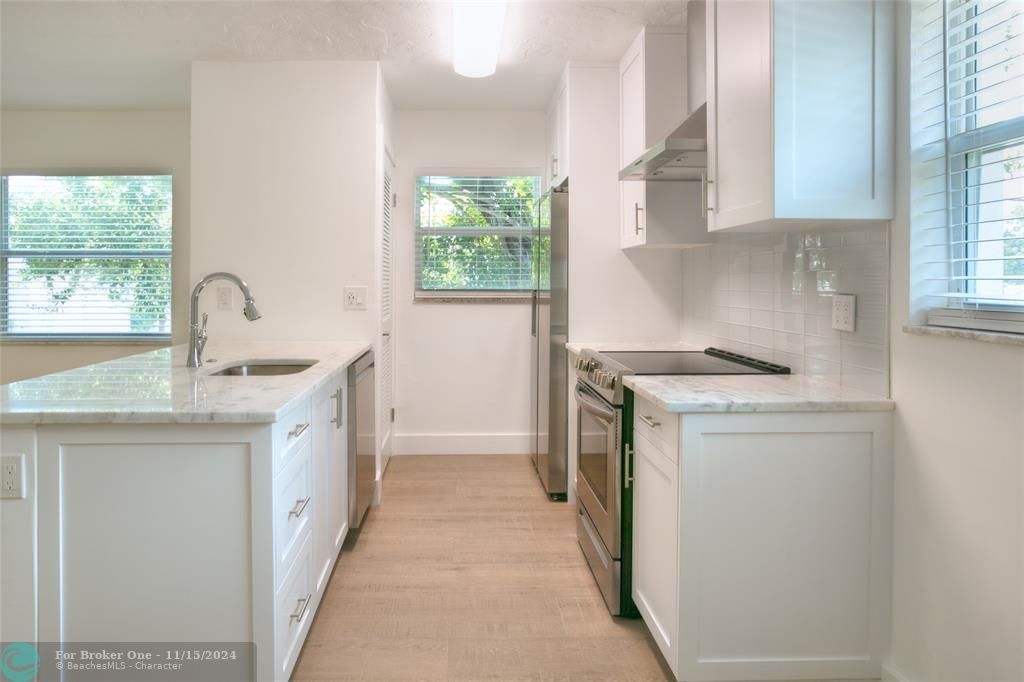 For Rent: $2,500 (2 beds, 1 baths, 790 Square Feet)