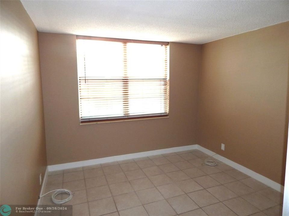 For Rent: $2,300 (2 beds, 2 baths, 1020 Square Feet)