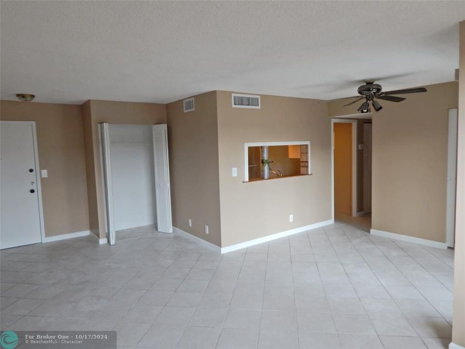 For Rent: $2,300 (2 beds, 2 baths, 1020 Square Feet)