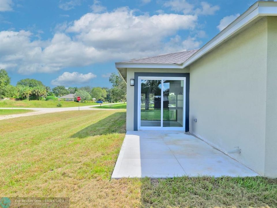 For Sale: $465,000 (3 beds, 2 baths, 2040 Square Feet)