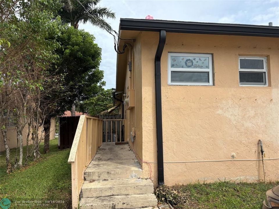 For Sale: $1,500 (0 beds, 1 baths, 2328 Square Feet)