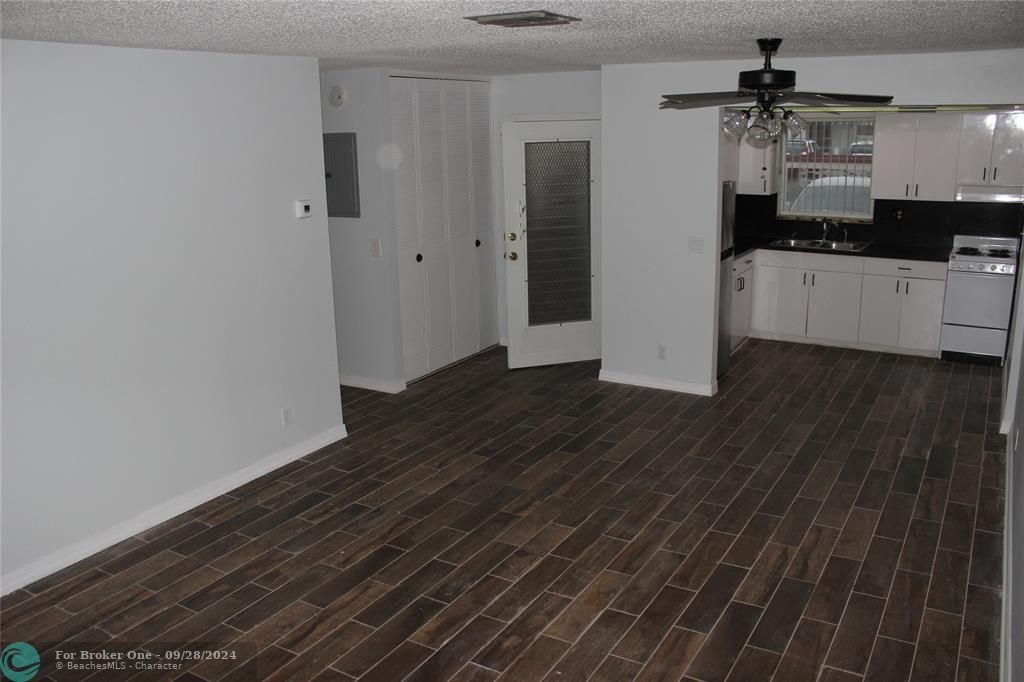 For Rent: $1,500 (1 beds, 1 baths, 661 Square Feet)