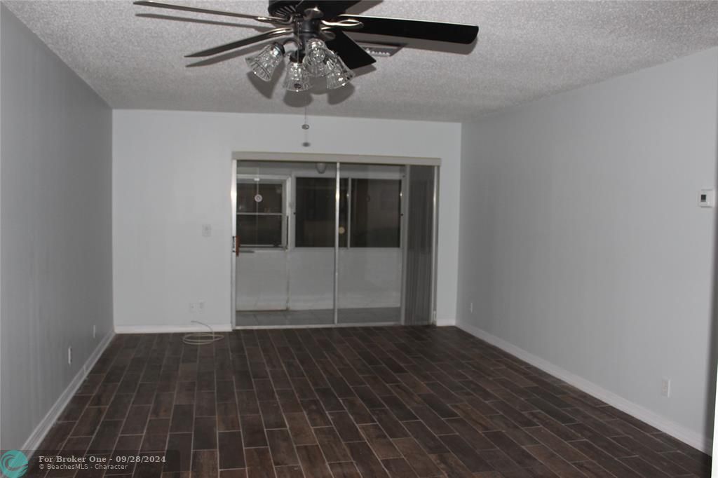 For Rent: $1,500 (1 beds, 1 baths, 661 Square Feet)