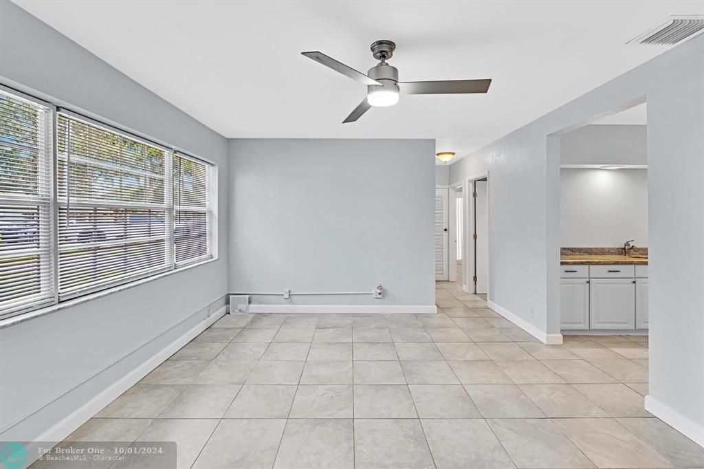 For Sale: $429,000 (2 beds, 1 baths, 1030 Square Feet)