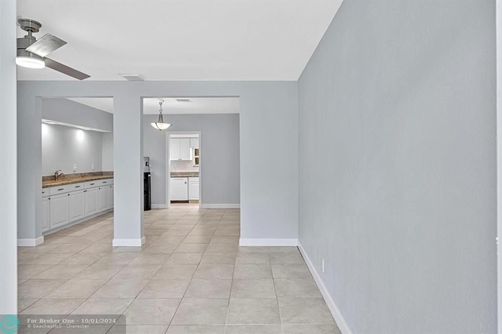 For Sale: $429,000 (2 beds, 1 baths, 1030 Square Feet)