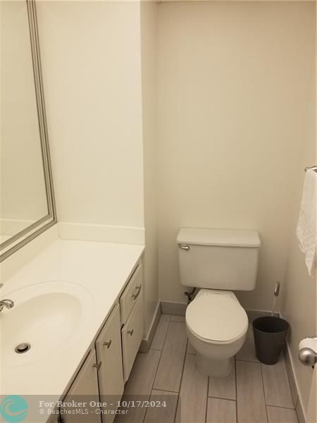 For Rent: $2,500 (1 beds, 1 baths, 819 Square Feet)