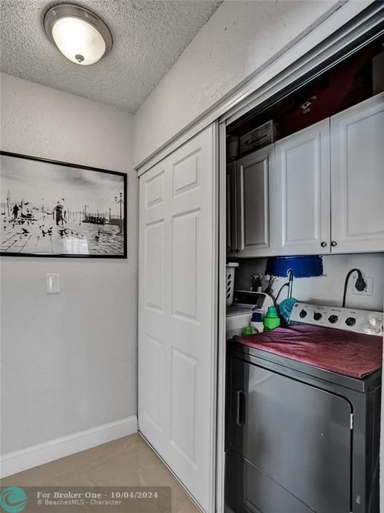 For Sale: $274,900 (2 beds, 2 baths, 1200 Square Feet)