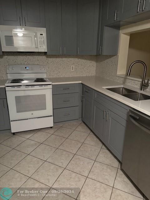 For Rent: $2,500 (2 beds, 2 baths, 1205 Square Feet)